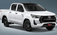 โตโยต้า Toyota Revo Smart Cab Z-Edition 2.4 Mid 60th Anniversary ปี 2022