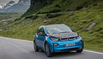 รถยนต์ไฟฟ้าเติบโตต่อเนื่อง BMW ยอดขายรถยนต์ไฟฟ้าทะลุกว่าแสนคัน