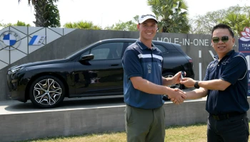 BMW มอบ iX xDrive40  แก่โอลิเวอร์ ฮันเดโบลล์ นักกอล์ฟหนึ่งเดียวผู้คว้าโฮล-อิน-วัน ในการแข่งขันกอล์ฟ DP World Tour รายการ Thailand Classic