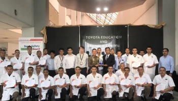 Toyota ถ่ายทอดความรู้เทคโนโลยี การช่วยเหลือฉุกเฉินรถยนต์ไฮบริด และรถยนต์ไฟฟ้าให้กับกองบังคับการตำรวจจราจร