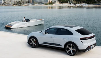 Porsche ร่วมกับ Frauscher Shipyard เปิดตัวเรือสปอร์ตไฟฟ้ารุ่นใหม่ที่มาพร้อมกับชุดขับเคลื่อนแบบไฟฟ้าทั้งหมดจาก Macan Turbo