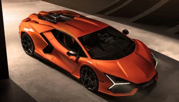 Lamborghini Revuelto รถยนต์ซูเปอร์สปอร์ตพลังปลั๊กอินไฮบริดเครื่องยนต์ V12 รุ่นแรกของโลก