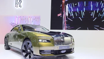 Rolls-Royce จัดแสดง Spectre ยนตรกรรมอัลตรา-ลักชัวรี อิเล็กทริค ซูเปอร์คูเป้ เป็นครั้งแรกต่อสาธารณะที่มอเตอร์โชว์ ครั้งที่ 45