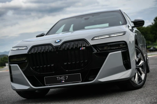 BMW M7 บีเอ็มดับเบิลยู BMW M7 บีเอ็มดับเบิลยู