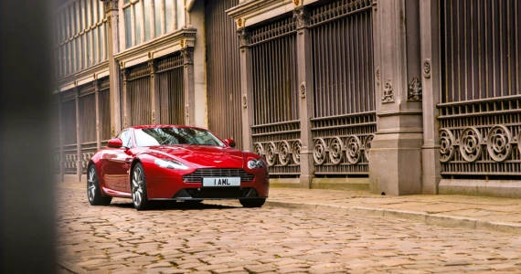 รูปภาพ แอสตัน มาร์ติน Aston Martin Vantage S ปี 2013