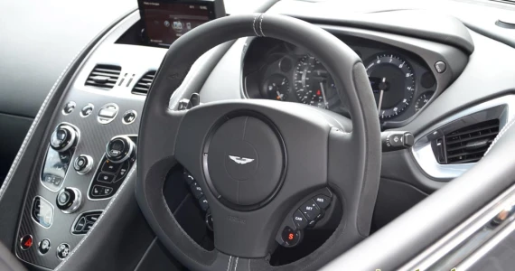 รูปภาพ แอสตัน มาร์ติน Aston Martin Vanquish Coupe ปี 2013