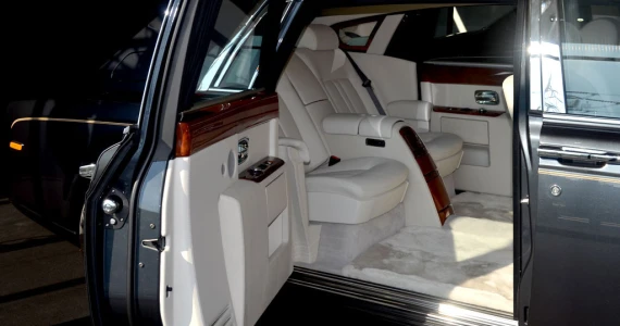 รูปภาพ โรลส์-รอยซ์ Rolls-Royce-Phantom Series II LWB-ปี 2012