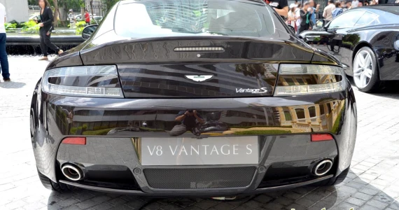 รูปภาพ แอสตัน มาร์ติน Aston Martin Vantage S ปี 2013