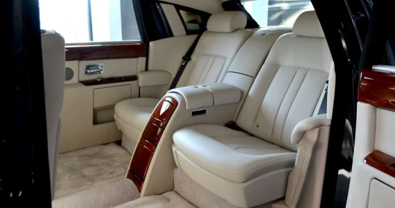 รูปภาพ โรลส์-รอยซ์ Rolls-Royce-Phantom Series II LWB-ปี 2012