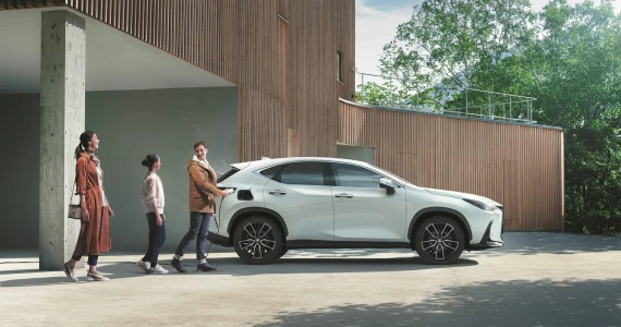 รูปภาพ เลกซัส Lexus NX 450h+ Premium AWD ปี 2024