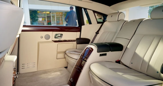 รูปภาพ โรลส์-รอยซ์ Rolls-Royce-Phantom Series II LWB-ปี 2012