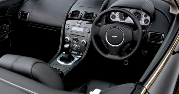 รูปภาพ แอสตัน มาร์ติน Aston Martin Vantage S ปี 2013