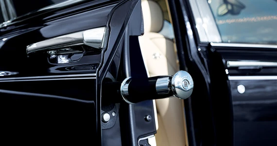 รูปภาพ โรลส์-รอยซ์ Rolls-Royce-Phantom Series II LWB-ปี 2012