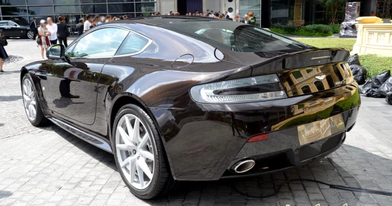 รูปภาพ แอสตัน มาร์ติน Aston Martin Vantage S ปี 2013