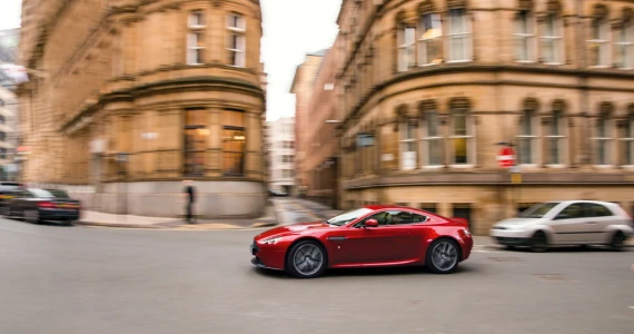 รูปภาพ แอสตัน มาร์ติน Aston Martin Vantage S ปี 2013