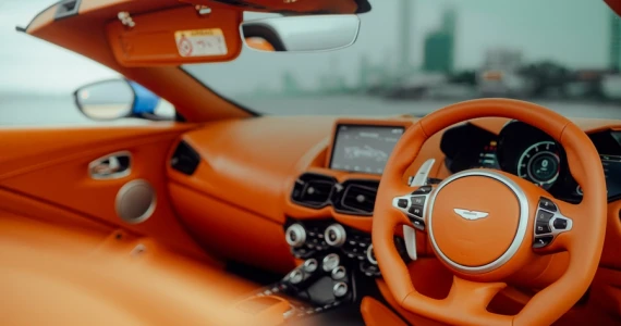 รูปภาพ แอสตัน มาร์ติน Aston Martin Vantage Roadster ปี 2021